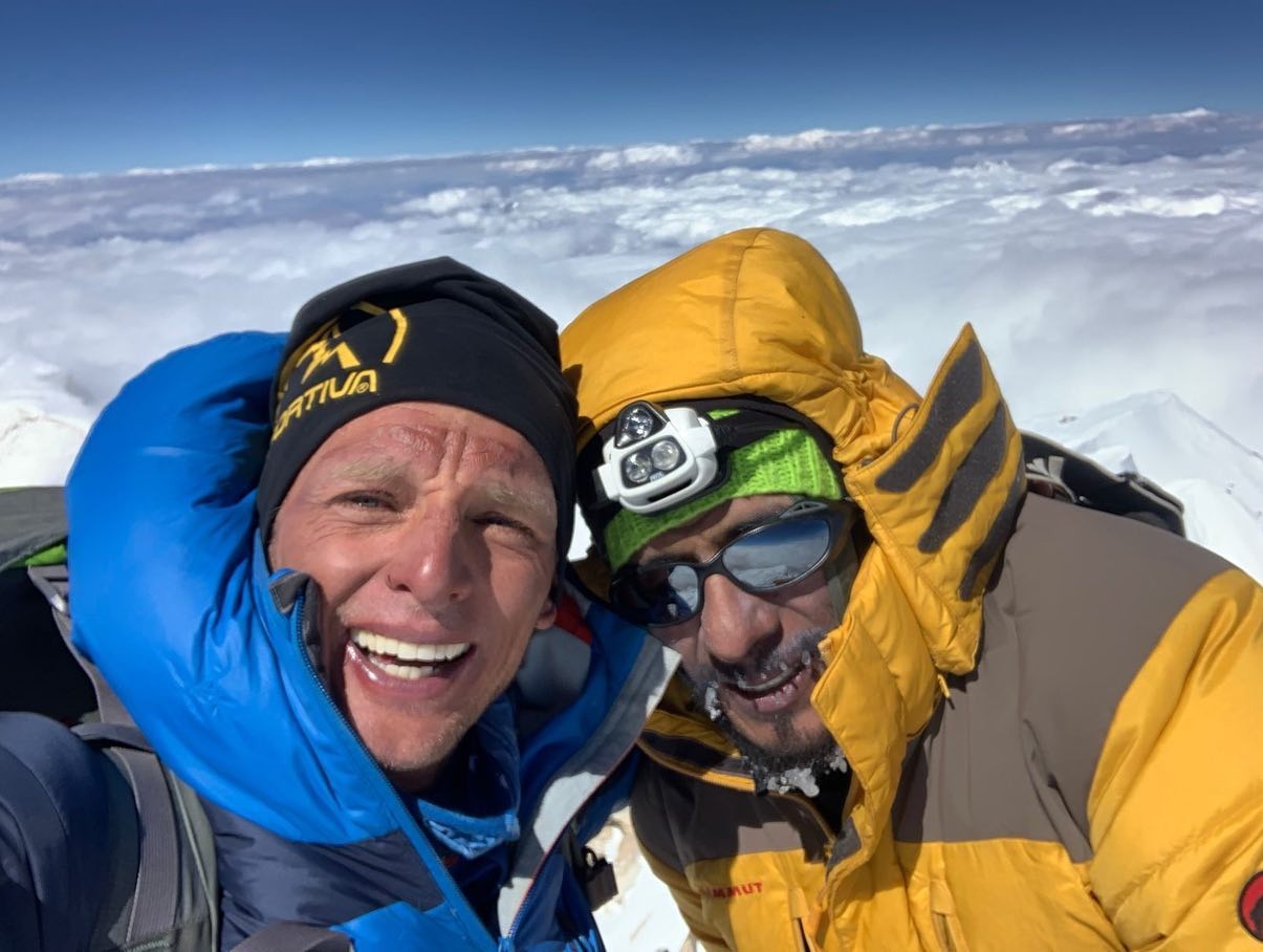 Karl Egloff y Nicolás Miranda se plantaron en la cima del Makalu con nuevo récord mundial de ascenso