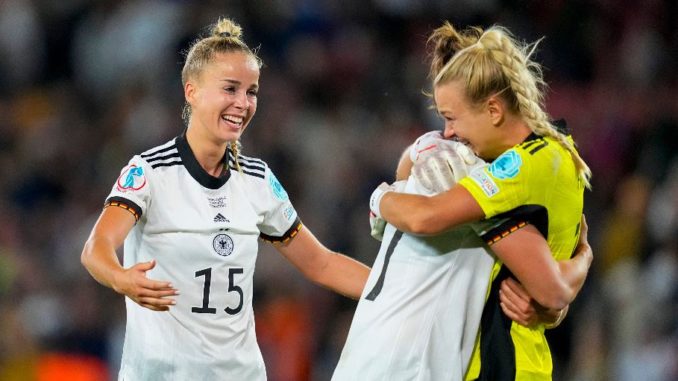 La asistencia a los partidos de la Eurocopa femenina de fútbol se dispara