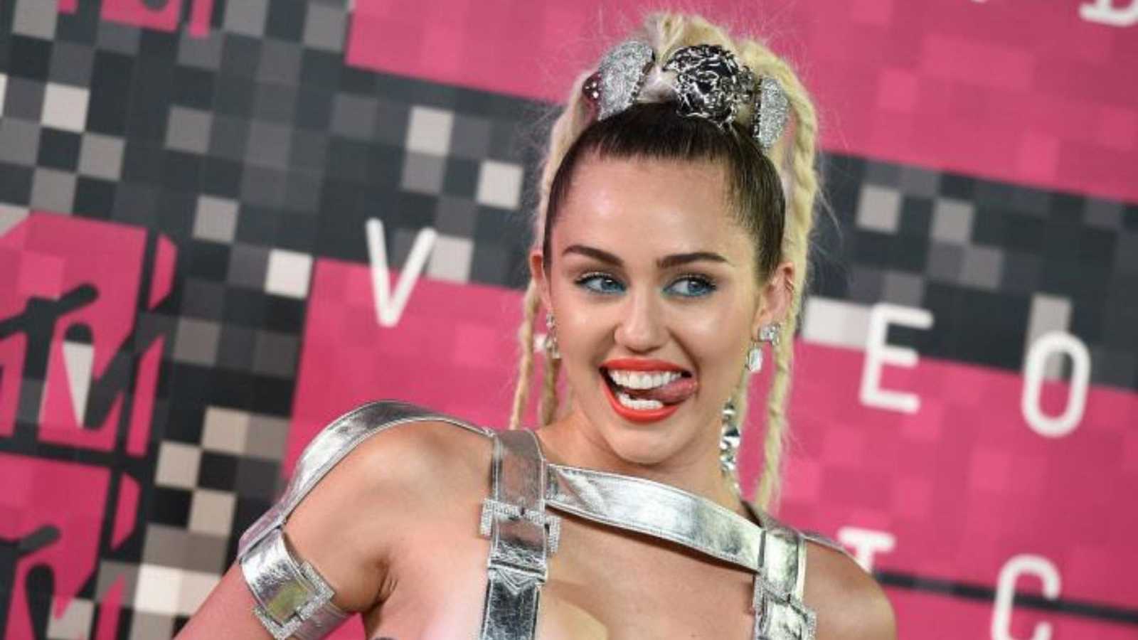 Miley Cyrus dispara contra Liam Hemsworth en su nueva canción ‘Flowers’, que recuerda su divorcio, ¿Por qué se separaron?