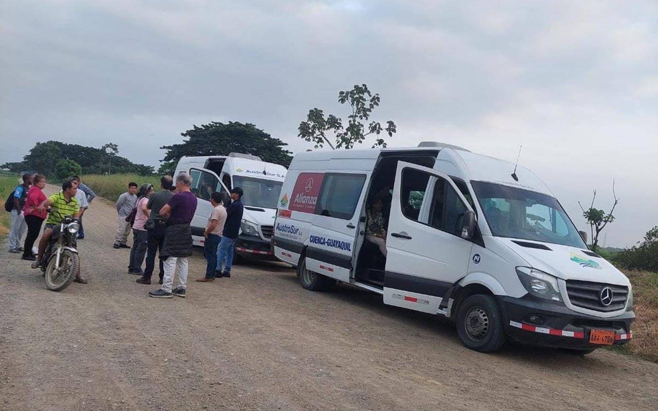 Asalto a pasajeros de dos busetas que venían de Guayaquil a Cuenca